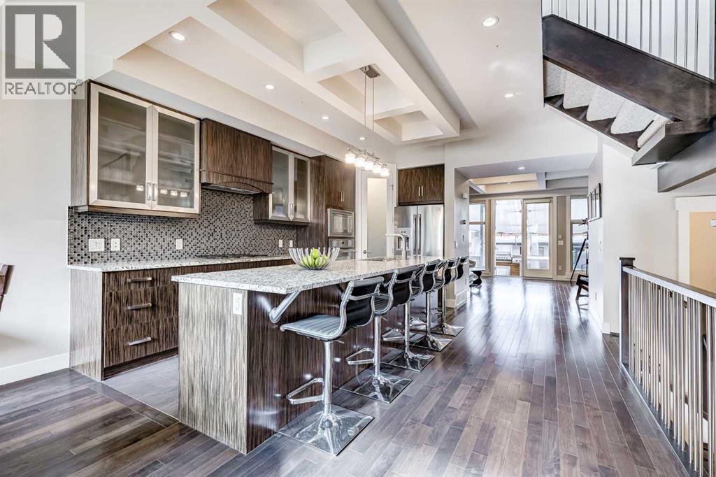 Photo 2 of 3133 40 Street Sw, Calgary AB