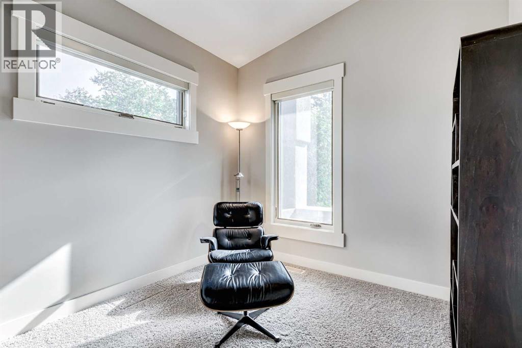 Photo 22 of 3133 40 Street Sw, Calgary AB