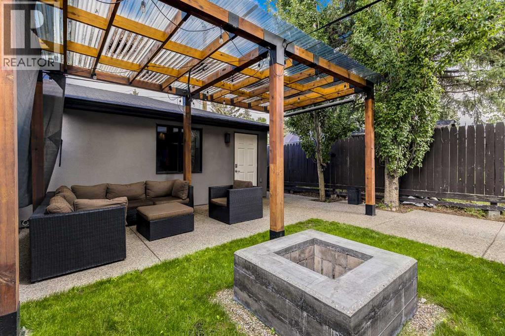 Photo 35 of 3133 40 Street Sw, Calgary AB