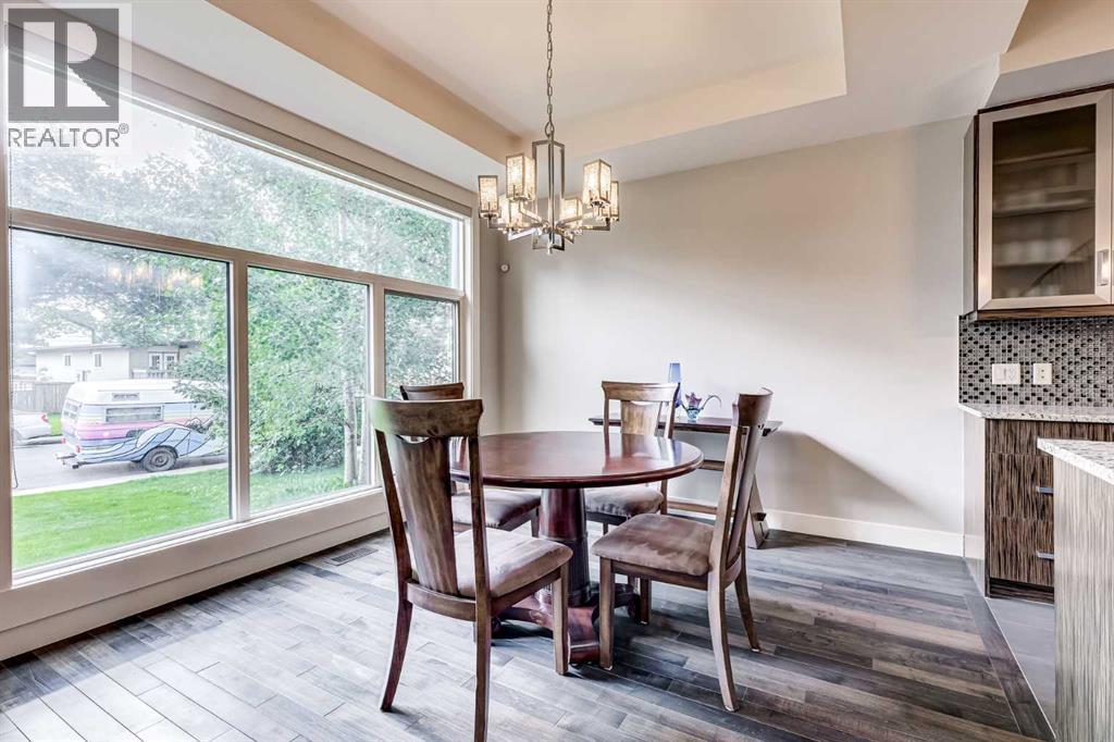 Photo 8 of 3133 40 Street Sw, Calgary AB