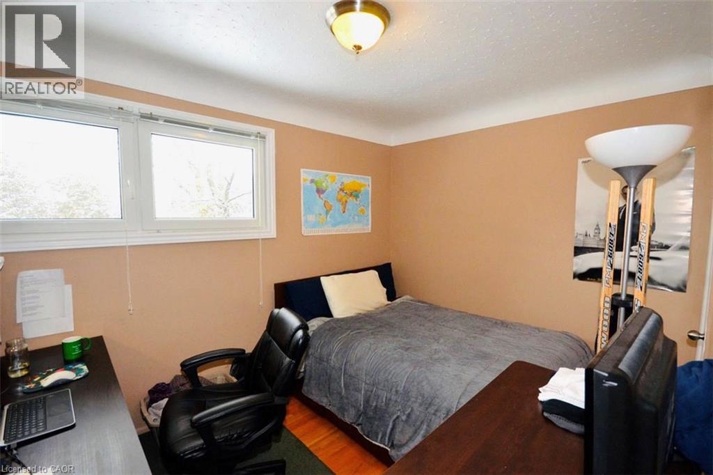 Photo 4 of 15 Mericourt Road, Hamilton ON