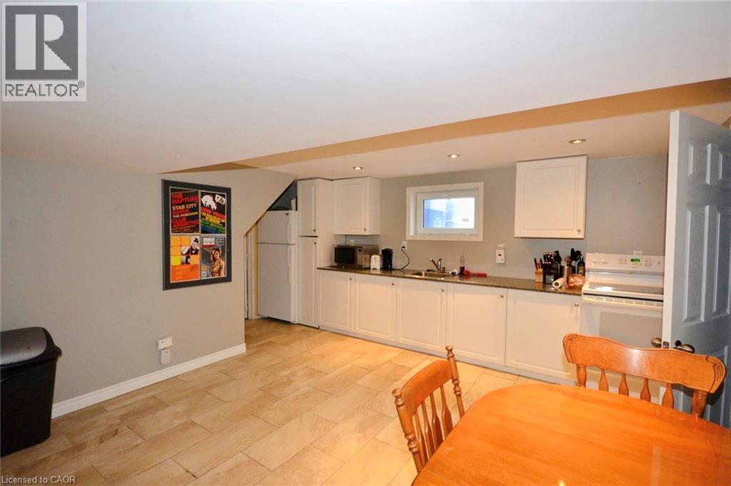 Photo 5 of 15 Mericourt Road, Hamilton ON