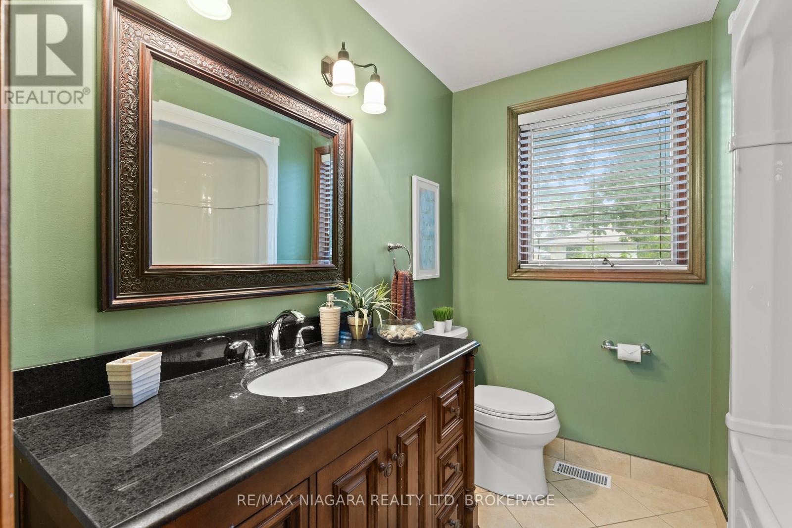 Photo 37 of 7297 Green Boughs Road, Niagara Falls ON