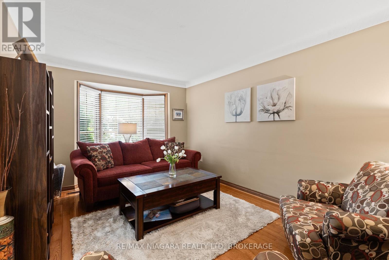 Photo 10 of 7297 Green Boughs Road, Niagara Falls ON