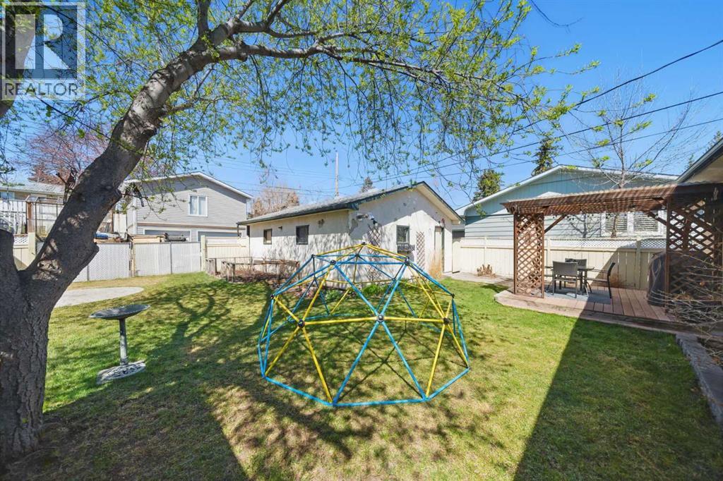 Single Family House Bungalow for Sale in  Hunterston Crescent NW Huntington Hills Calgary 