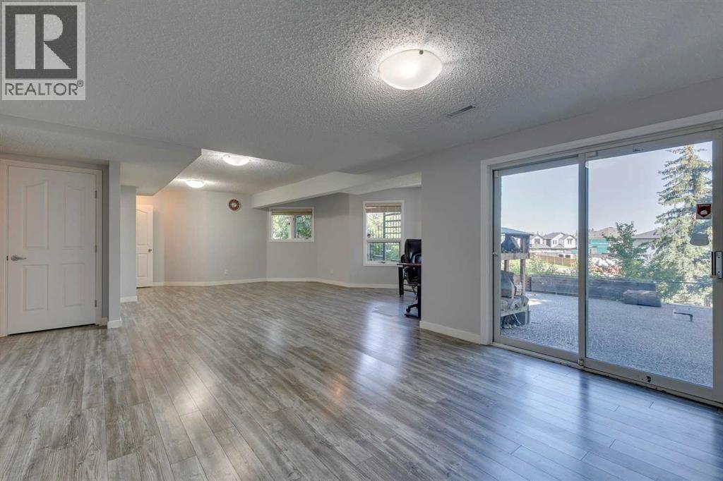 Photo 33 of 1396 Shawnee Road Sw, Calgary AB