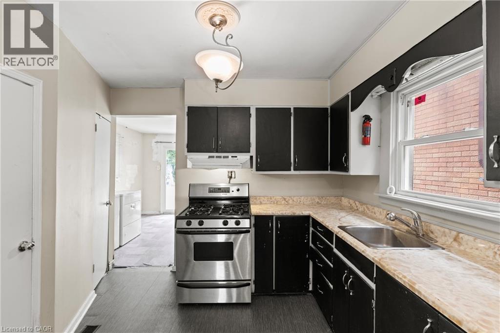 Photo 12 of 223 East 8th Street, Hamilton ON