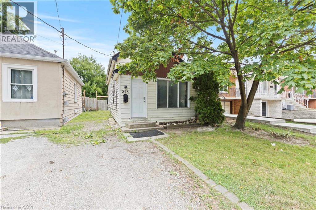 Photo 2 of 223 East 8th Street, Hamilton ON