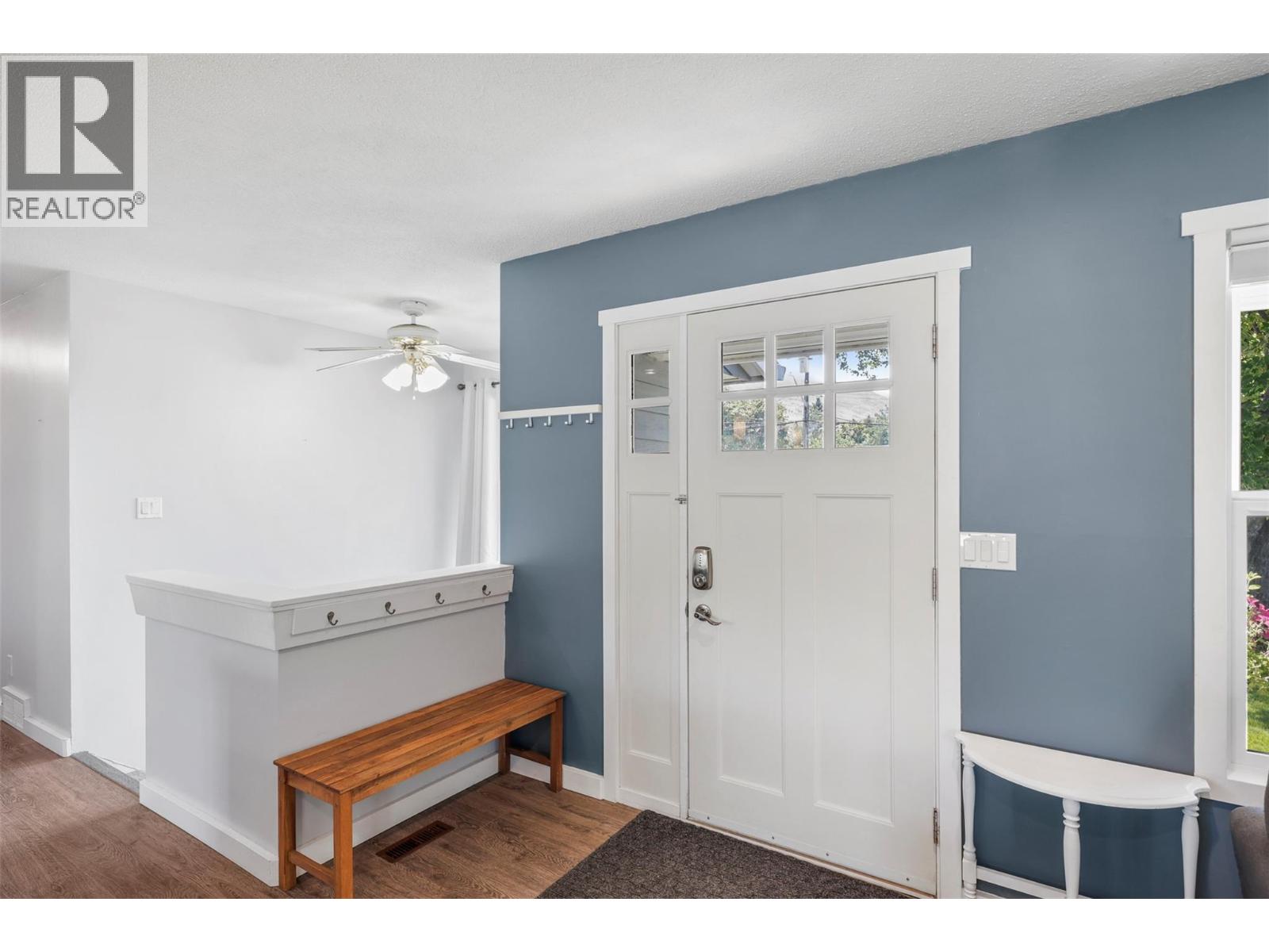 Photo 5 of 334 Reighmount Drive, Kamloops BC
