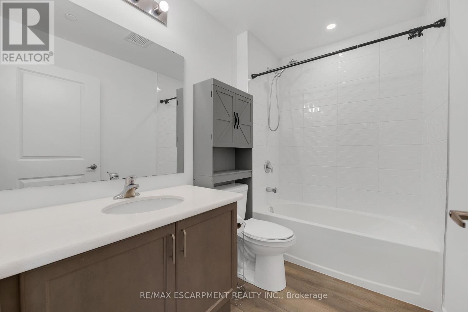 Photo 14 of 101 5055 Greenlane Road, Lincoln ON