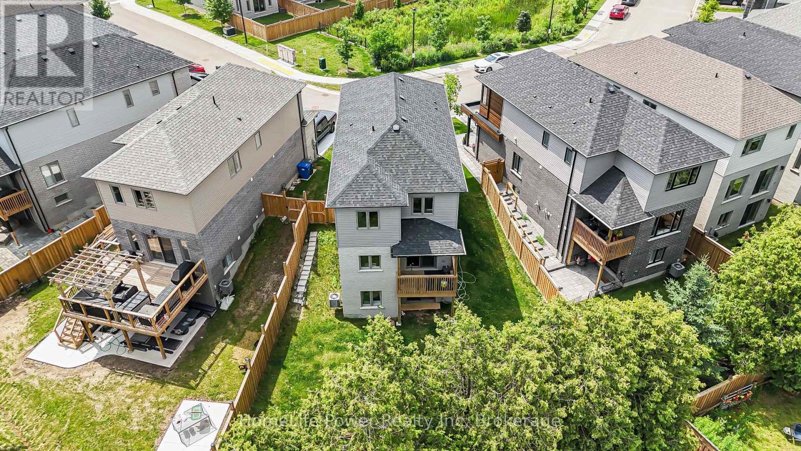 Photo 11 of 17 Ferris Circle, Guelph ON