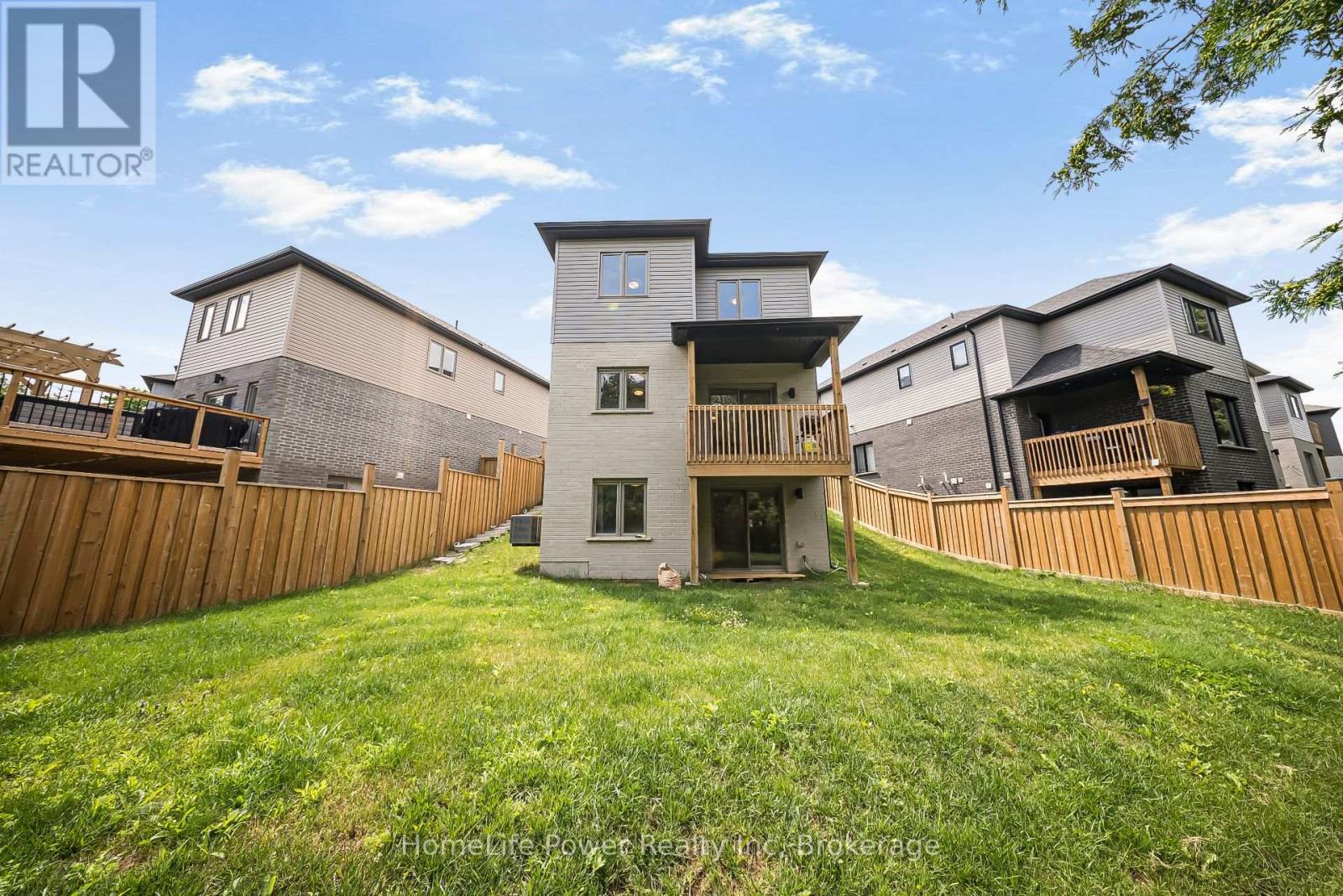 Photo 14 of 17 Ferris Circle, Guelph ON