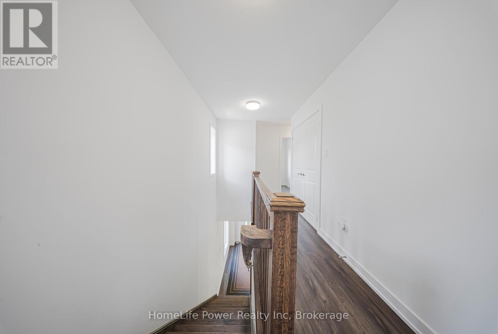 Photo 31 of 17 Ferris Circle, Guelph ON