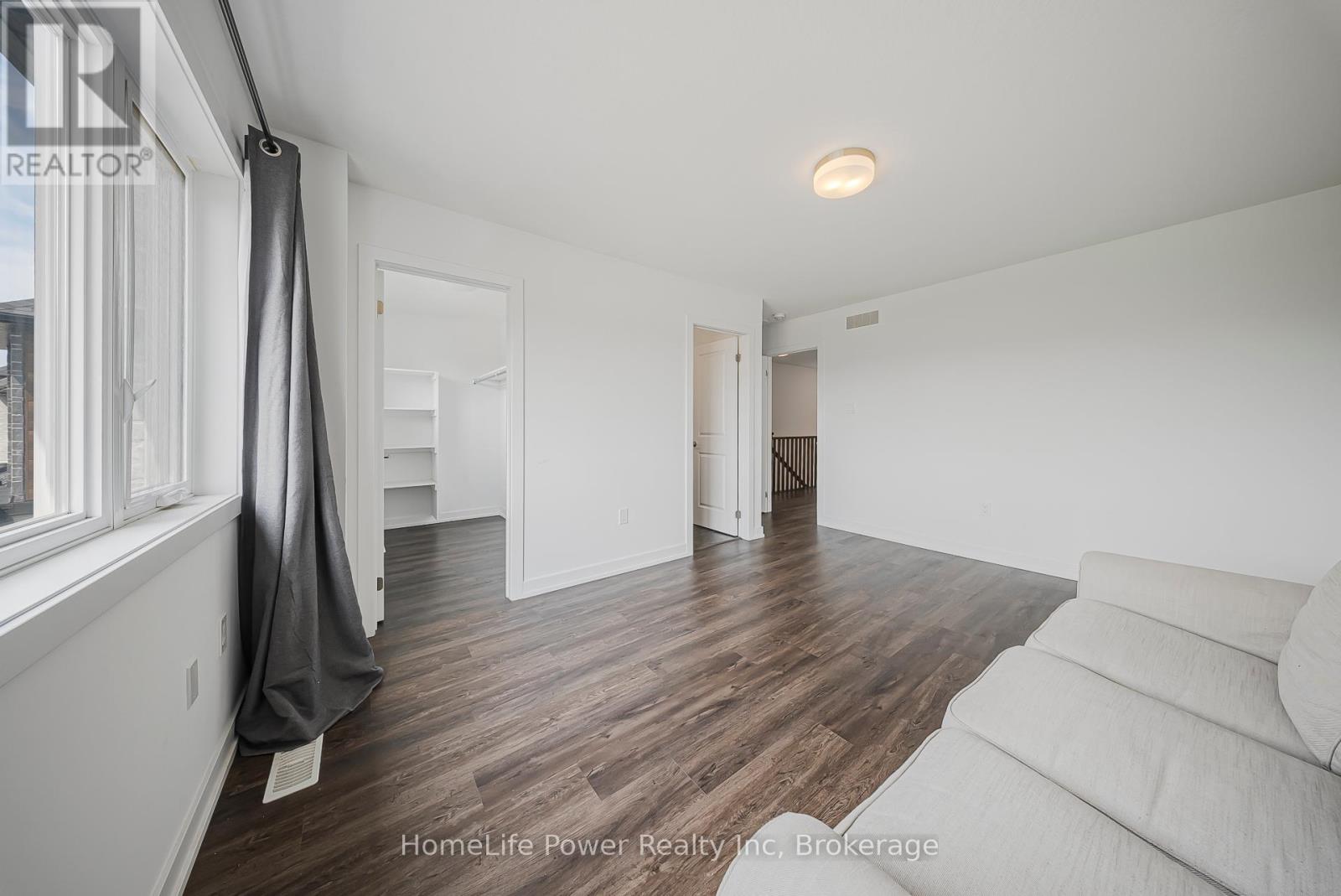Photo 33 of 17 Ferris Circle, Guelph ON