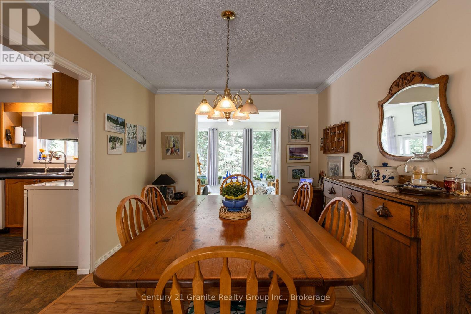 Photo 11 of 179 Riverside Drive, Dysart Et Al ON