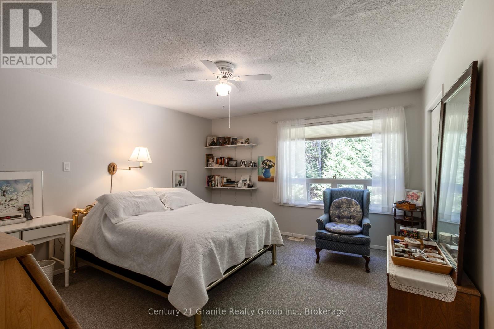 Photo 23 of 179 Riverside Drive, Dysart Et Al ON