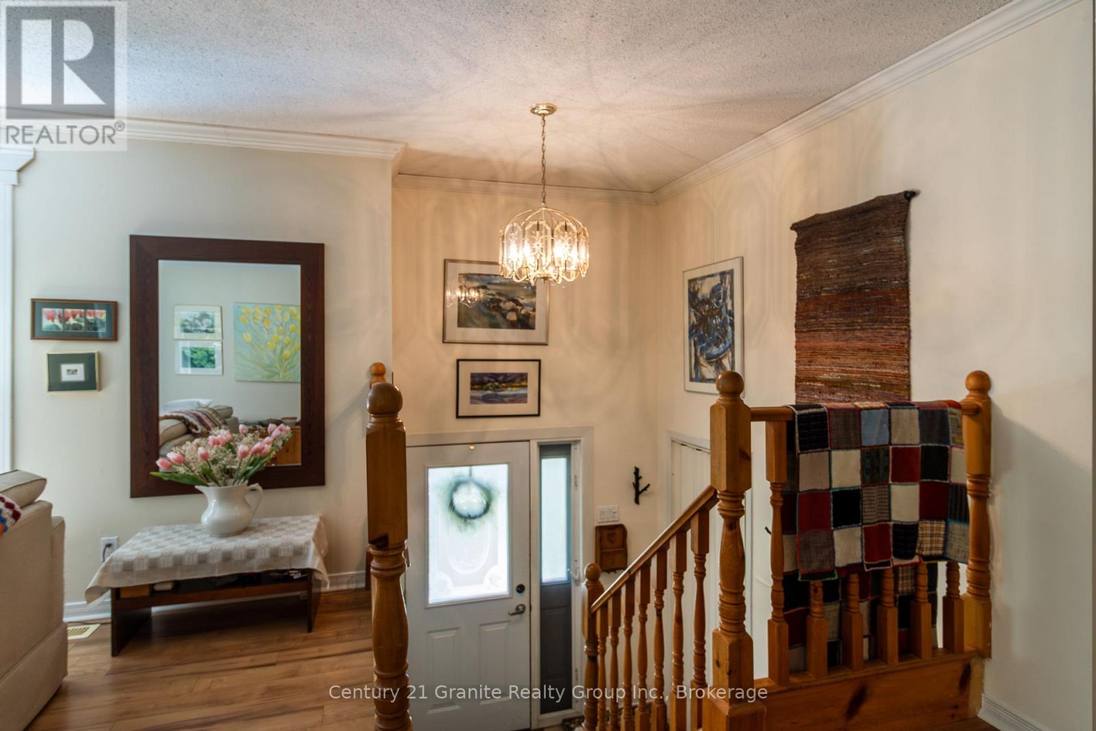 Photo 3 of 179 Riverside Drive, Dysart Et Al ON