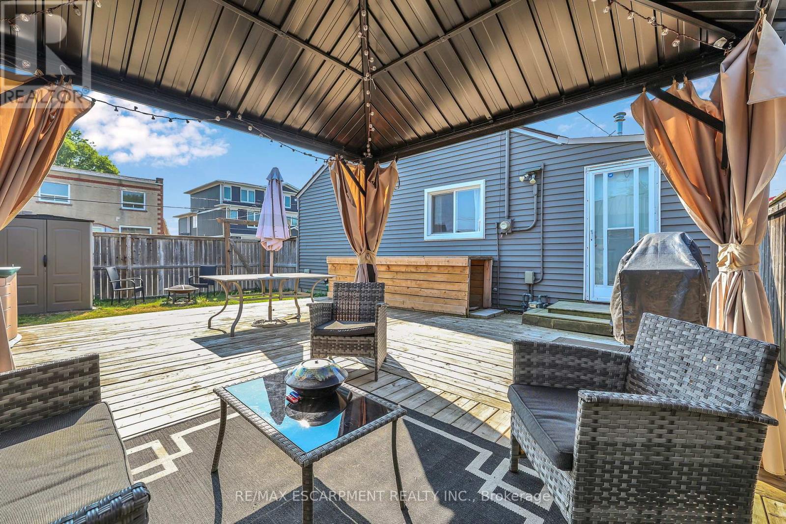 Photo 9 of 104 Southworth Street, Welland ON