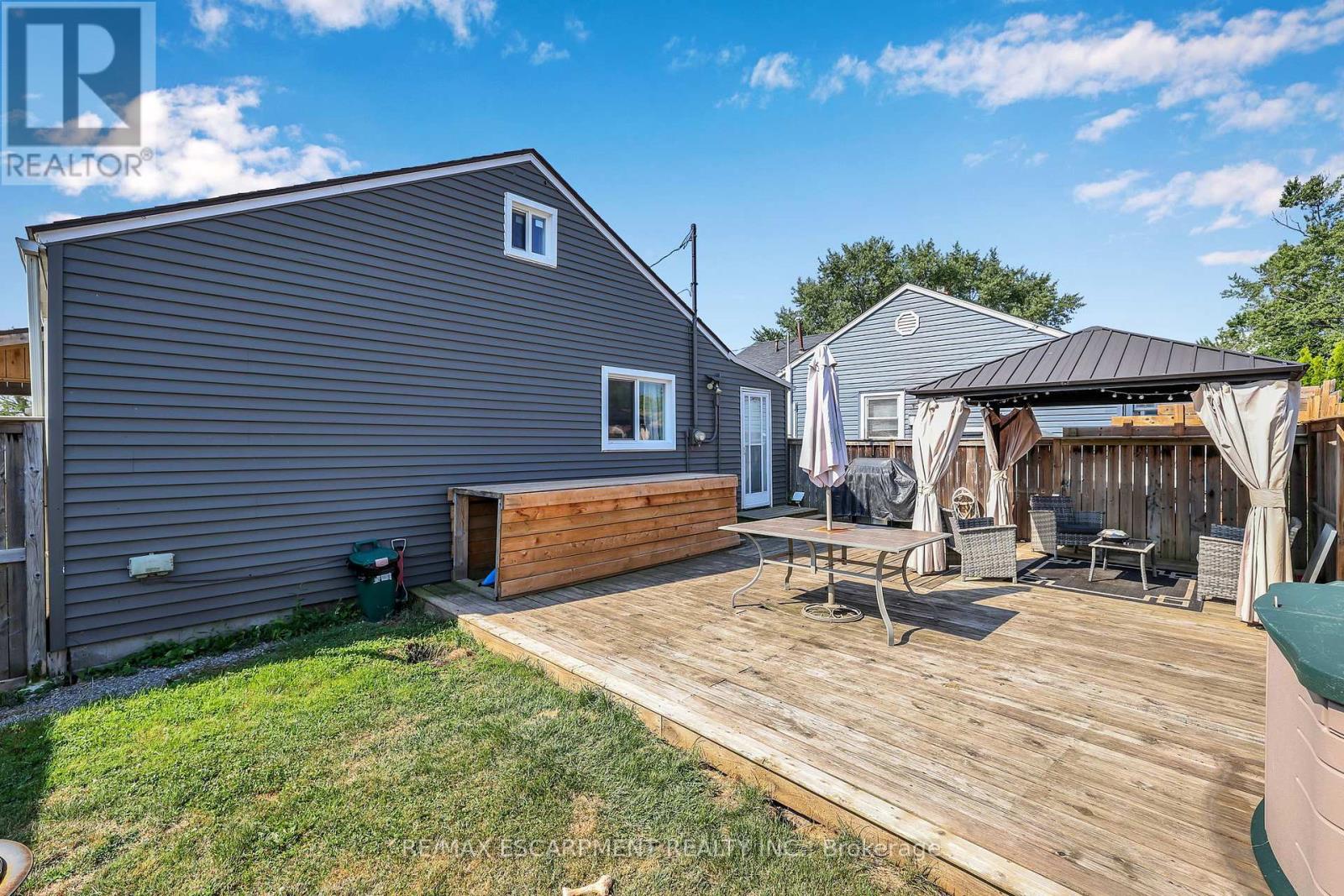 Photo 1 of 104 Southworth Street, Welland ON