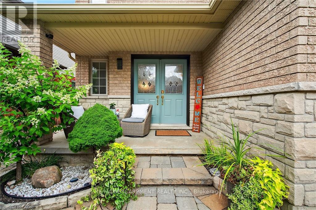 Photo 2 of 39 Wilbur Drive, Hamilton ON