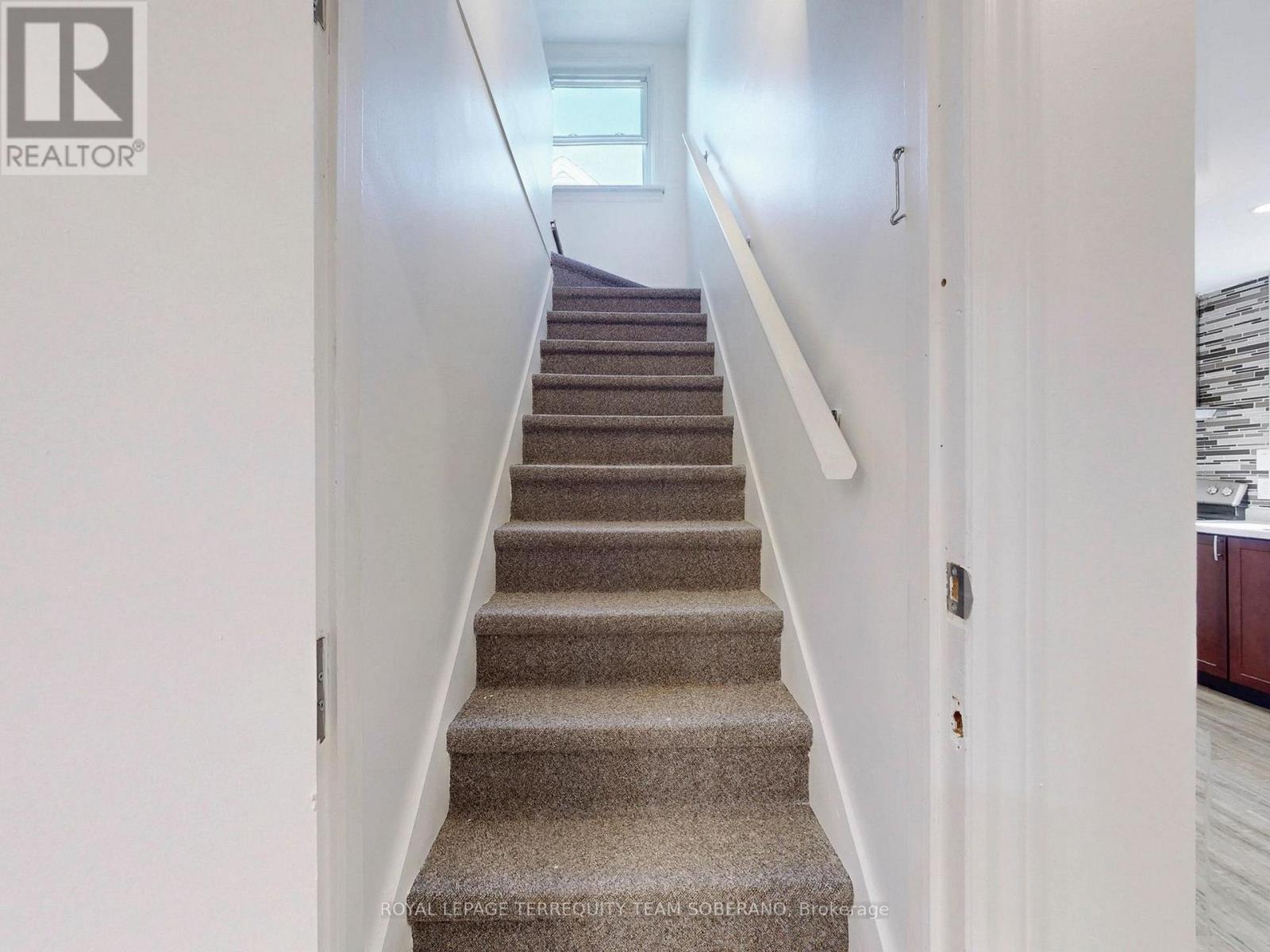 Photo 18 of 13 Roslin Avenue N, Waterloo ON