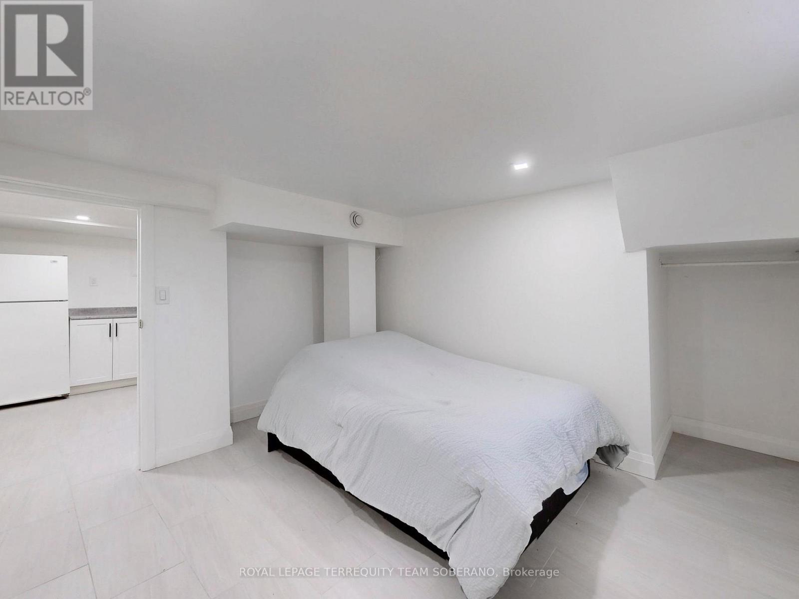 Photo 31 of 13 Roslin Avenue N, Waterloo ON