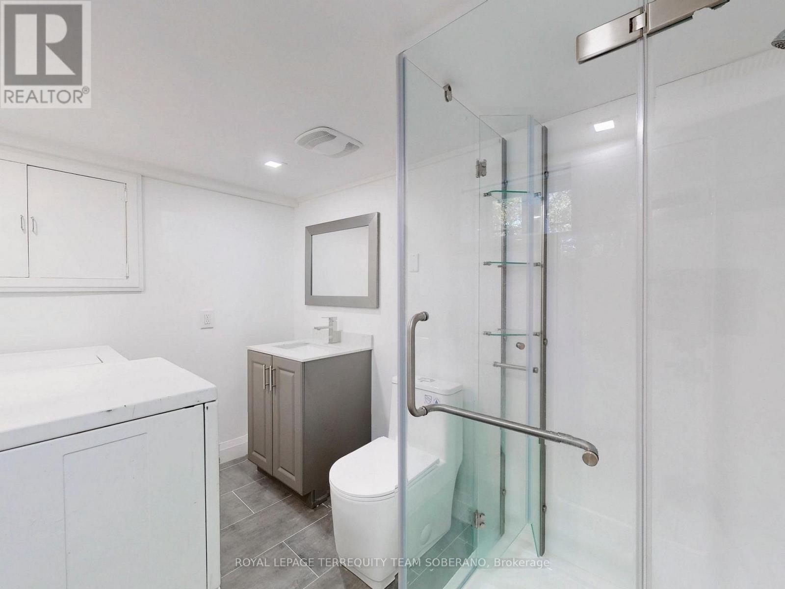 Photo 33 of 13 Roslin Avenue N, Waterloo ON