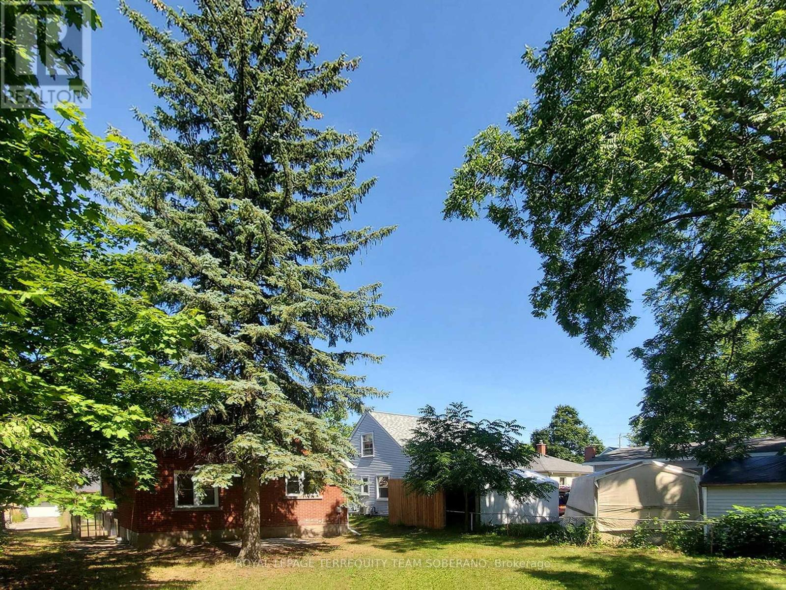 Photo 36 of 13 Roslin Avenue N, Waterloo ON