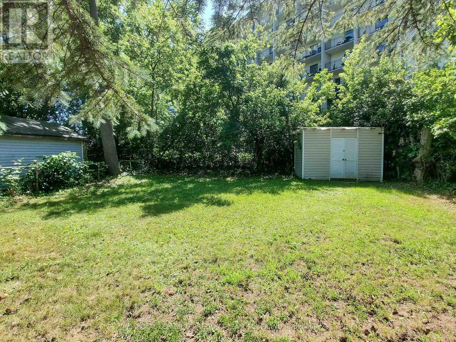 Photo 37 of 13 Roslin Avenue N, Waterloo ON