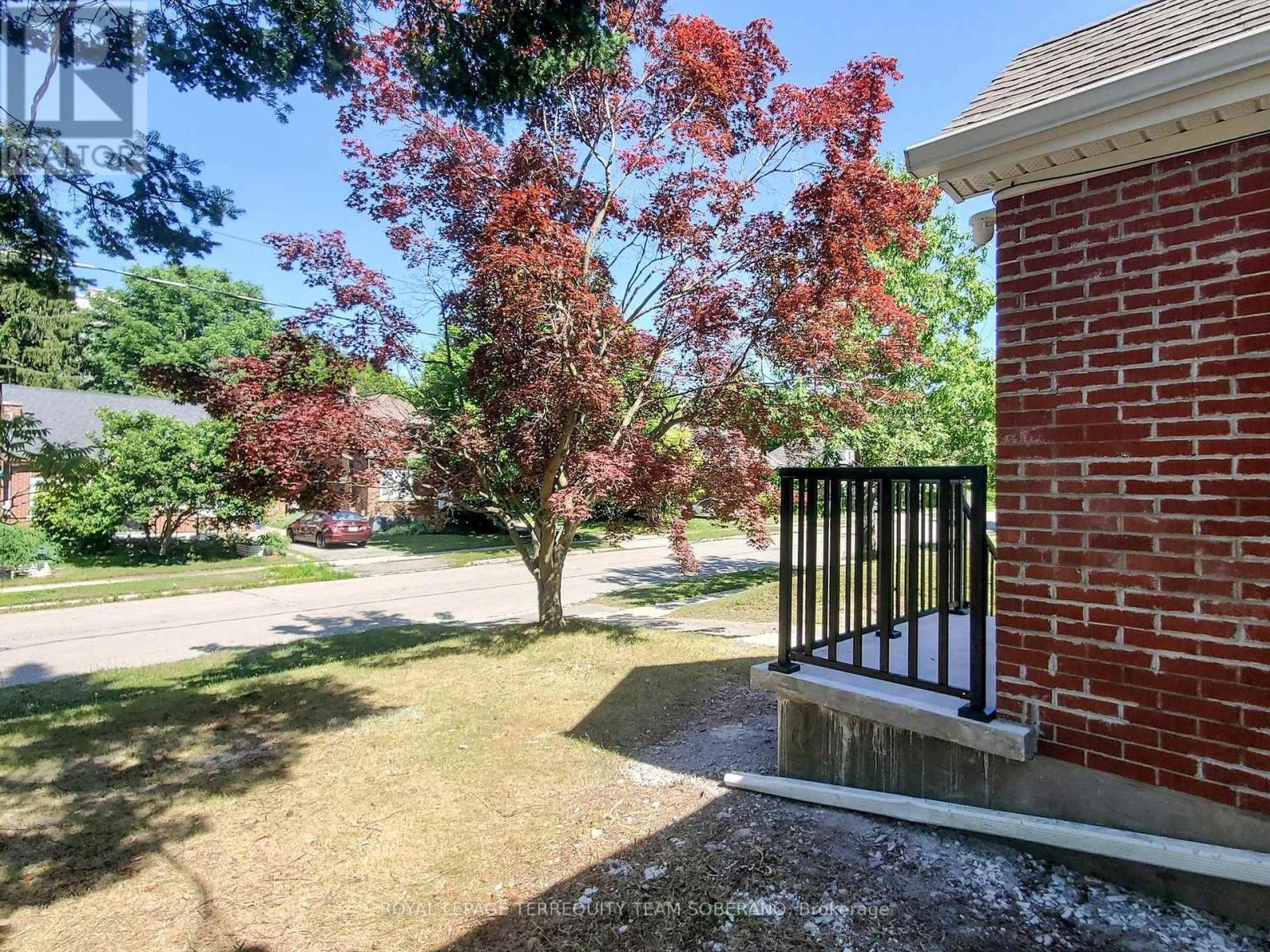 Photo 38 of 13 Roslin Avenue N, Waterloo ON