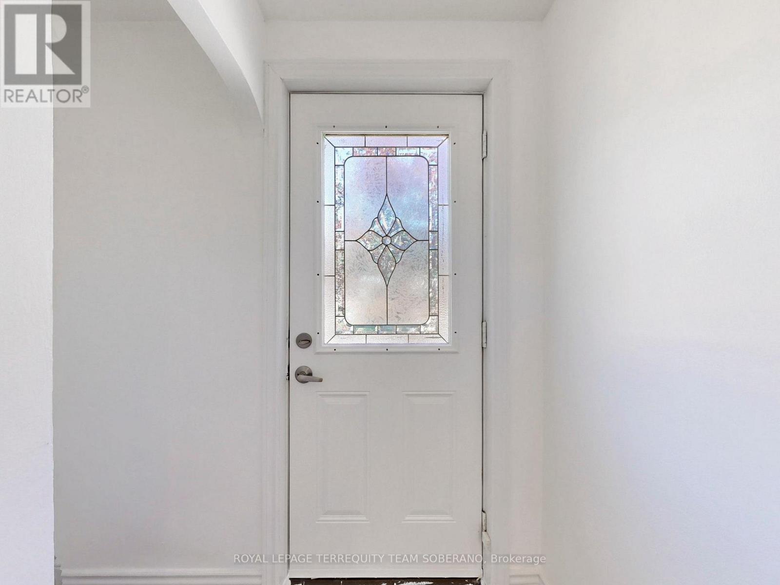 Photo 4 of 13 Roslin Avenue N, Waterloo ON