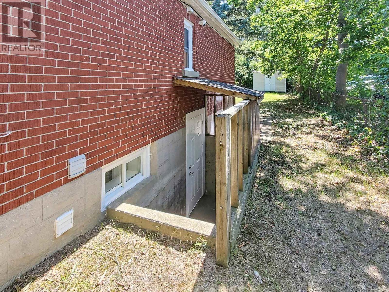 Photo 40 of 13 Roslin Avenue N, Waterloo ON