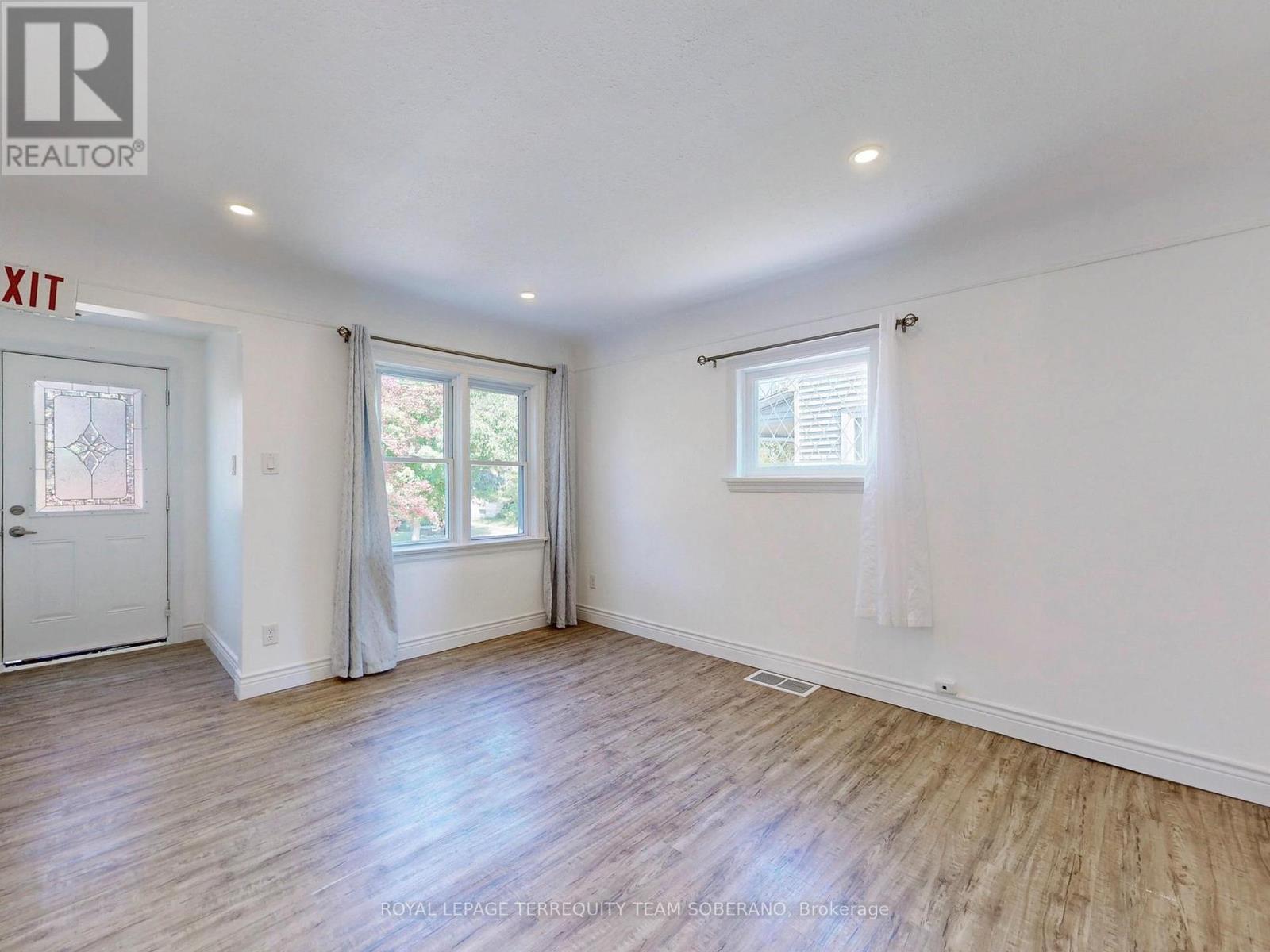 Photo 5 of 13 Roslin Avenue N, Waterloo ON