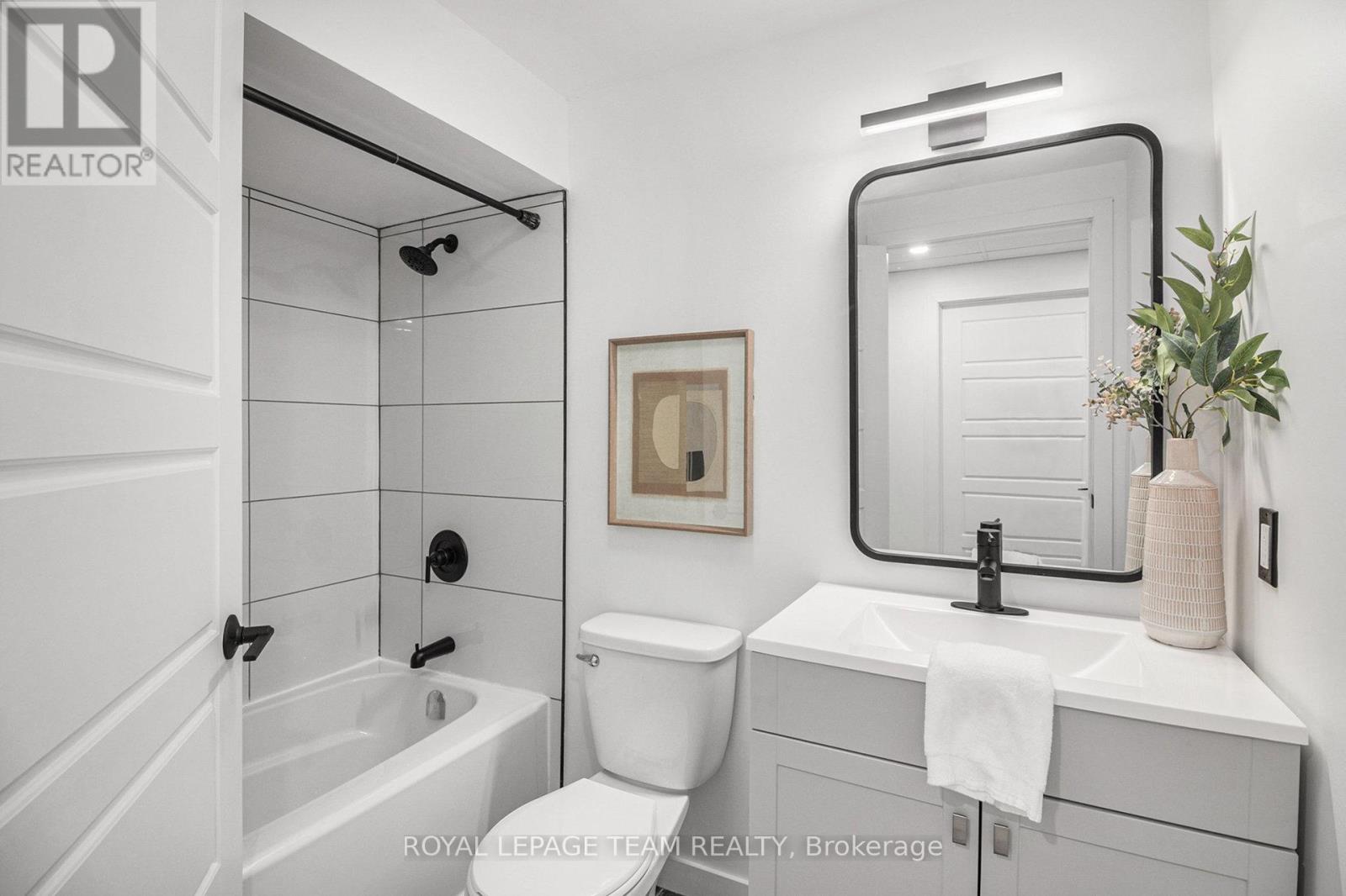 Photo 10 of 283 Casa Grande Circle, Ottawa ON
