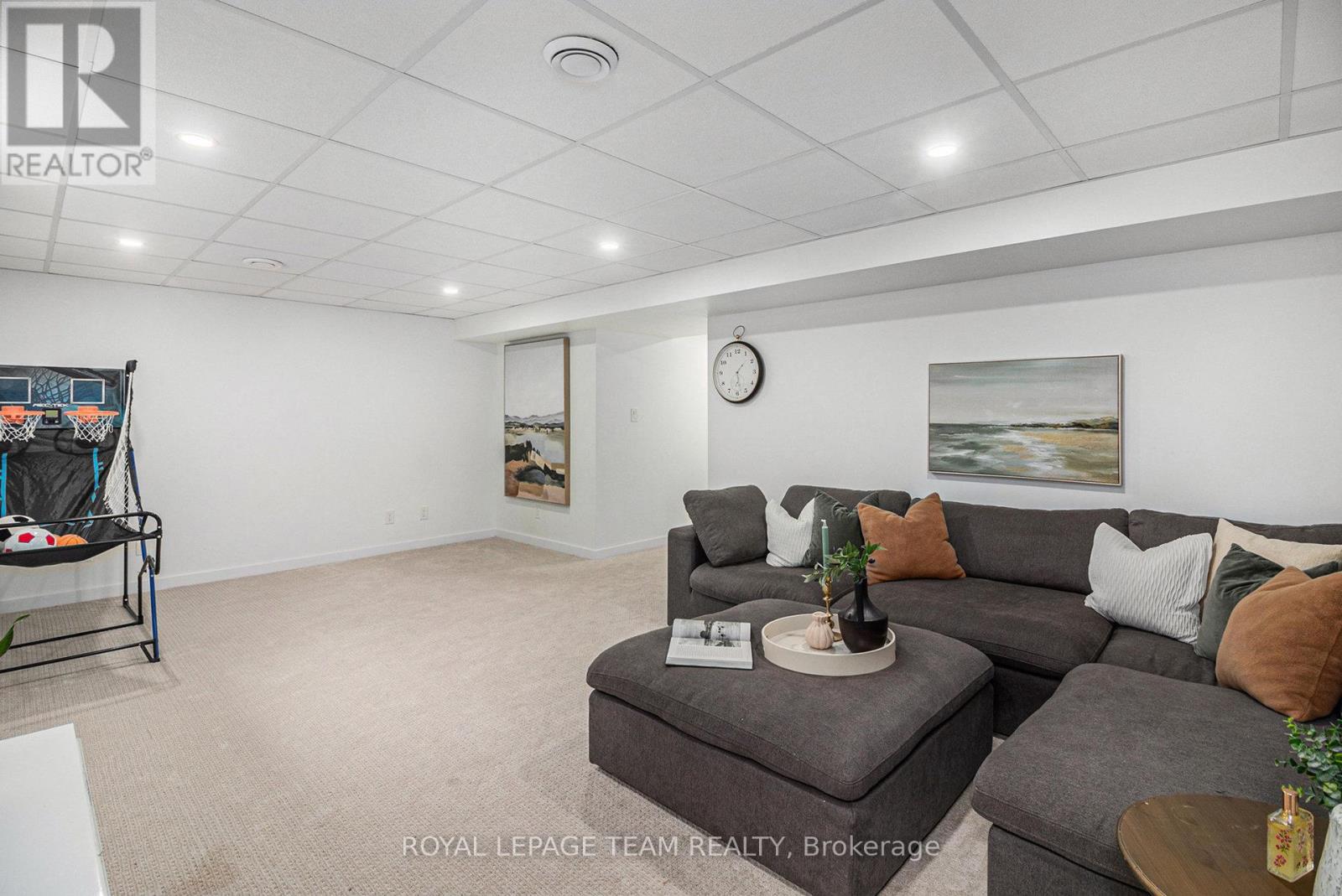 Photo 35 of 283 Casa Grande Circle, Ottawa ON