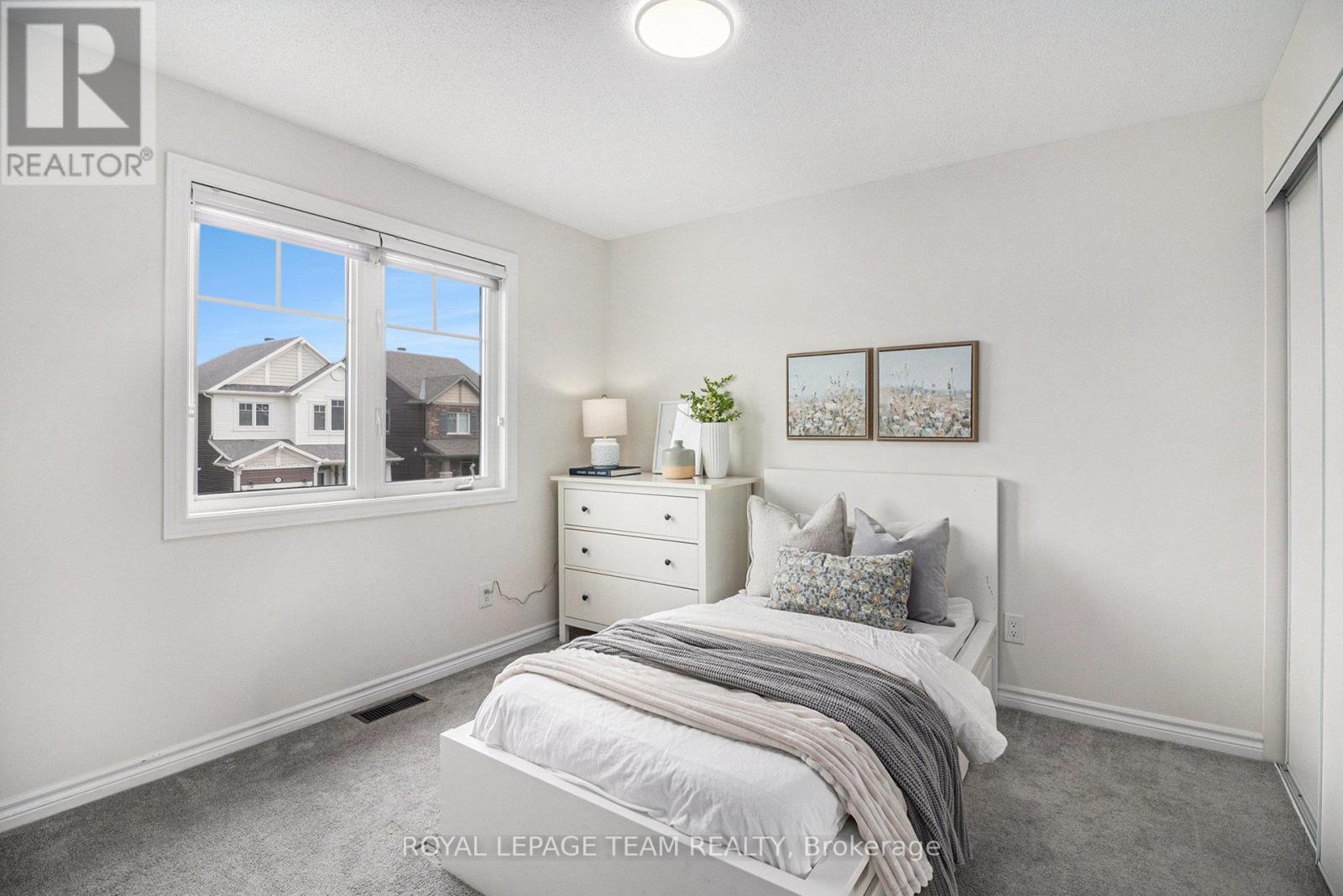 Photo 27 of 283 Casa Grande Circle, Ottawa ON