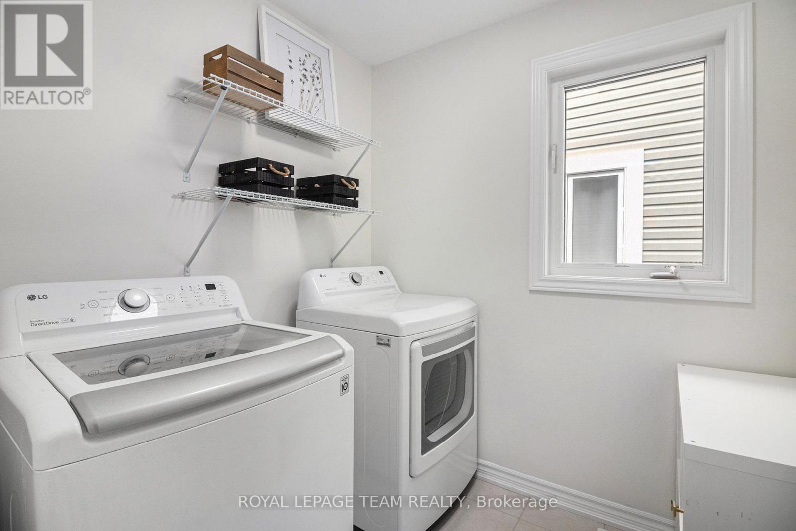 Photo 2 of 283 Casa Grande Circle, Ottawa ON