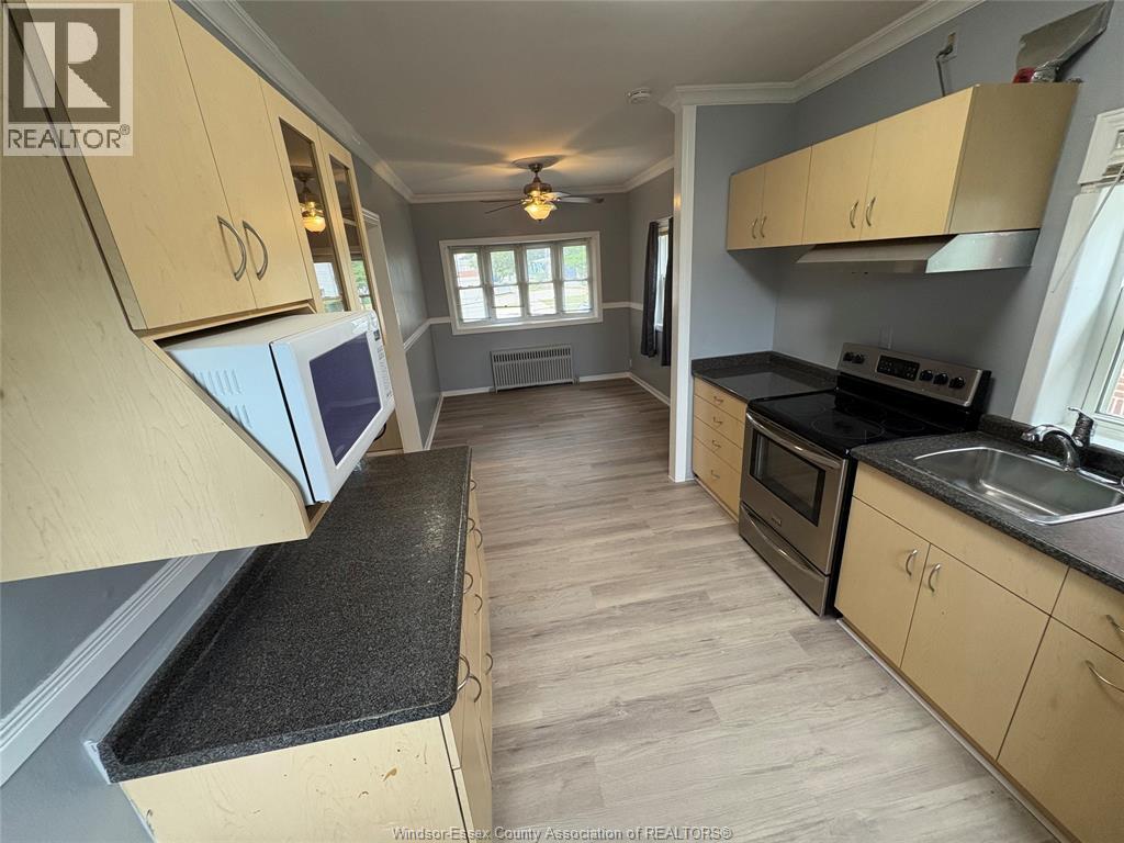 Photo 8 of 946 Howard Avenue Unit 1 2, Windsor ON