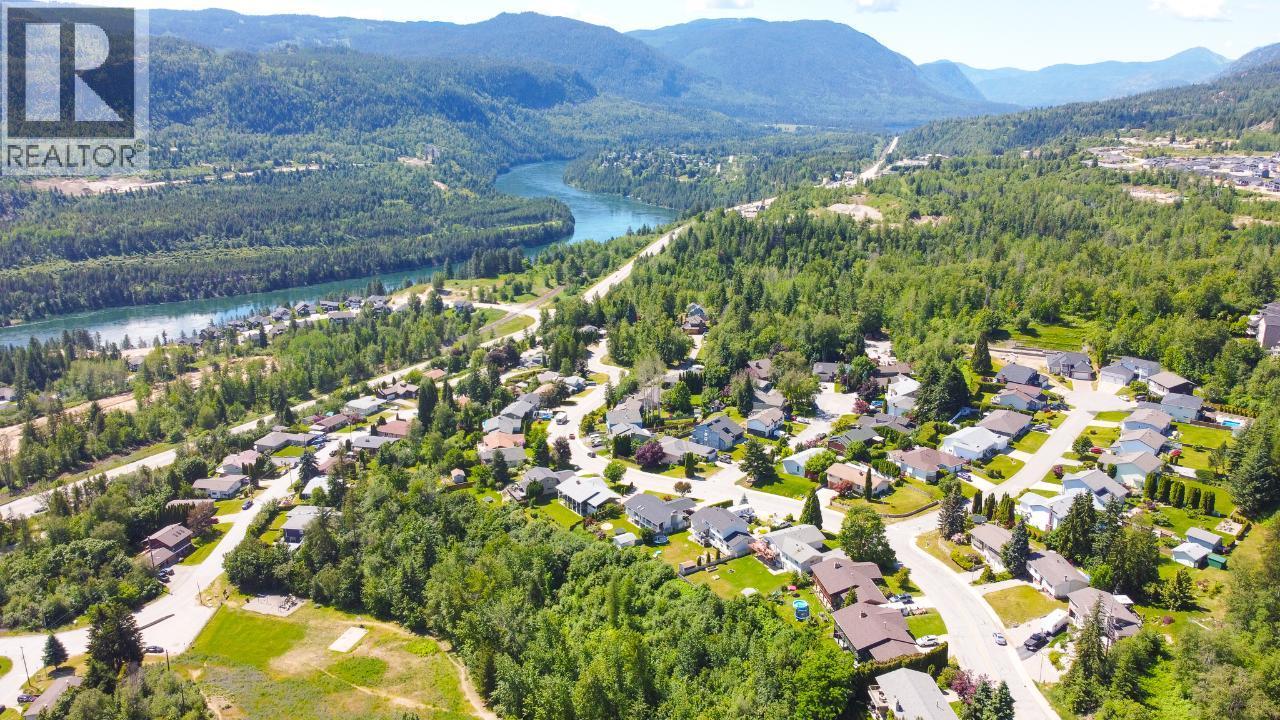  3300 10TH Avenue, Castlegar