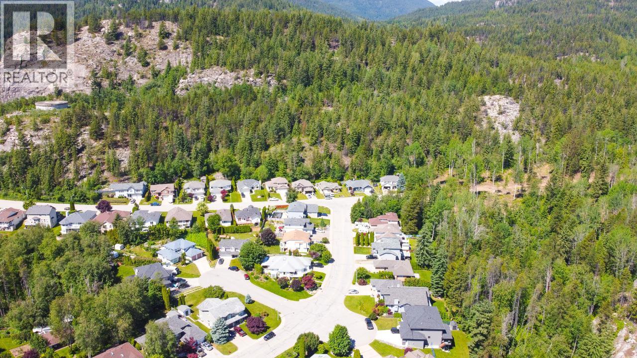  3300 10TH Avenue, Castlegar