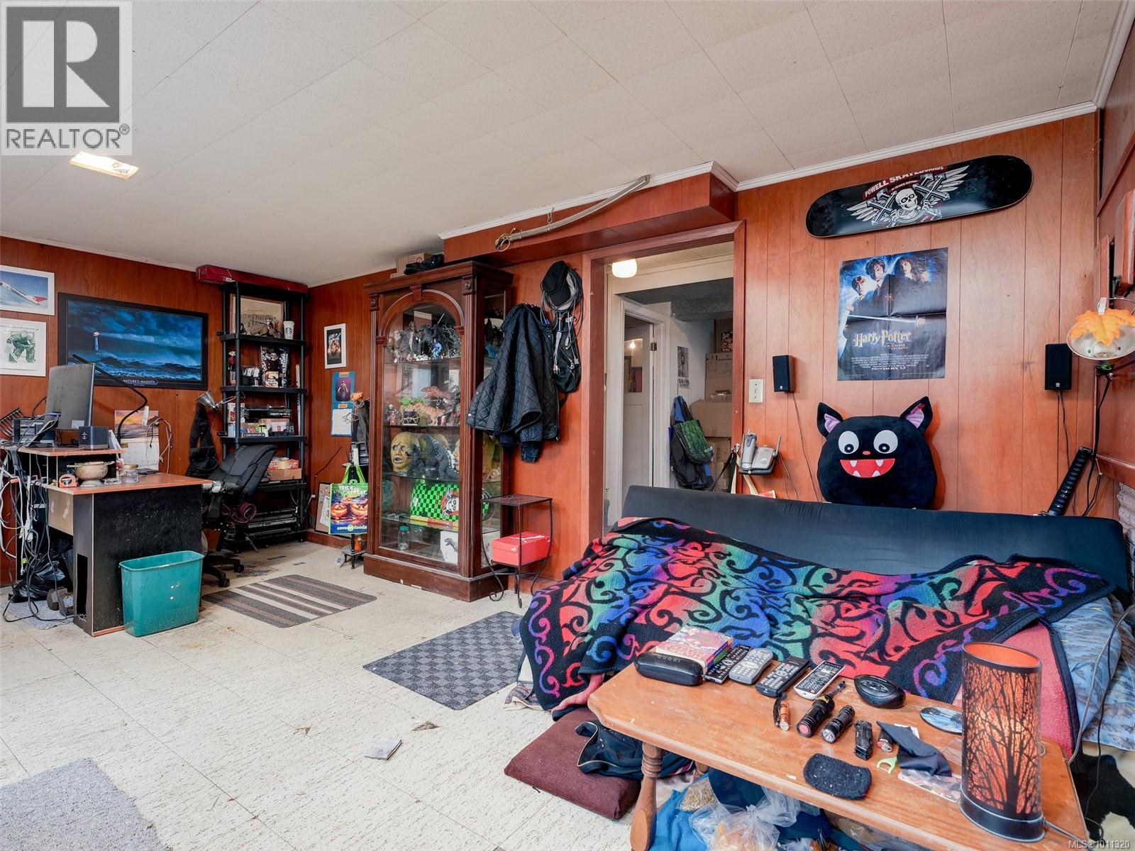 Photo 15 of 1611 Elm St, Saanich BC