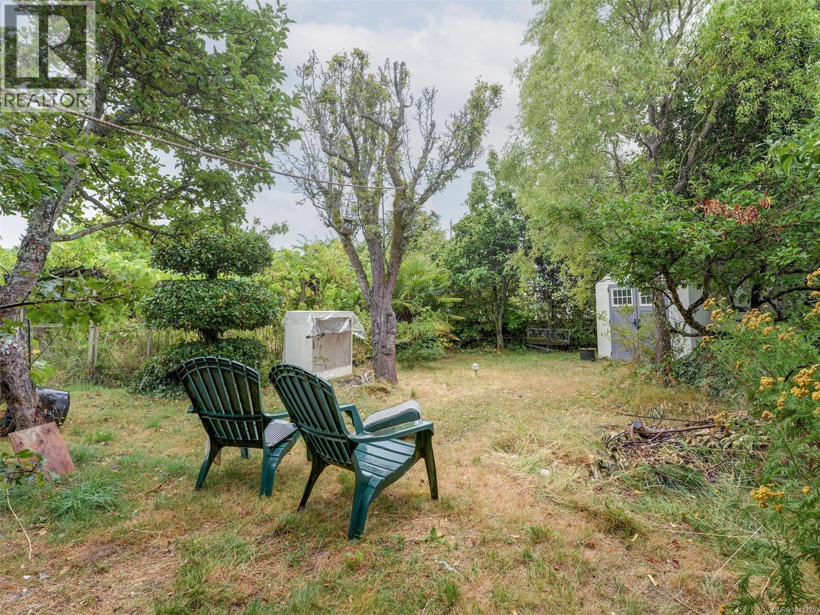 Photo 22 of 1611 Elm St, Saanich BC