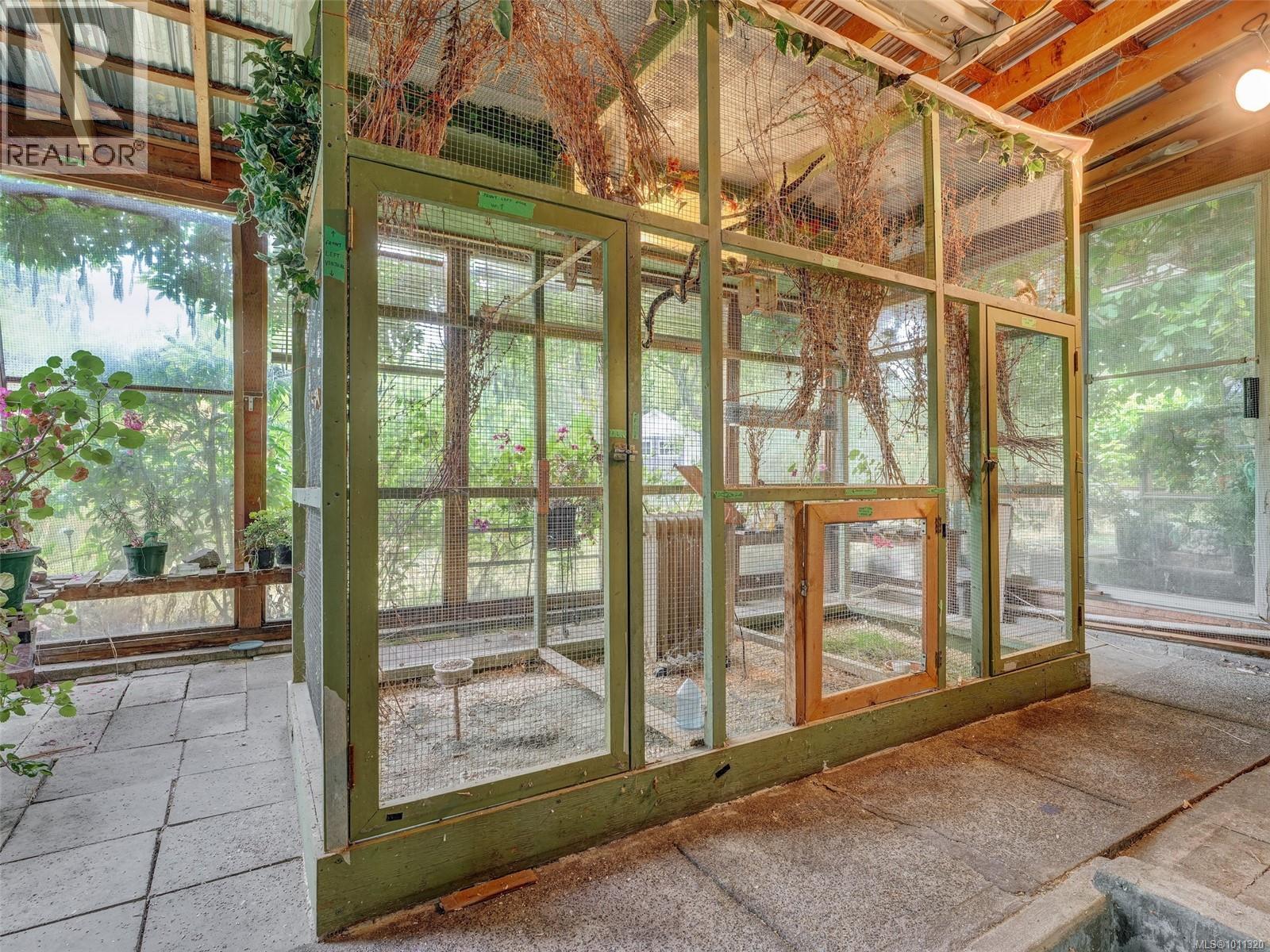Photo 20 of 1611 Elm St, Saanich BC