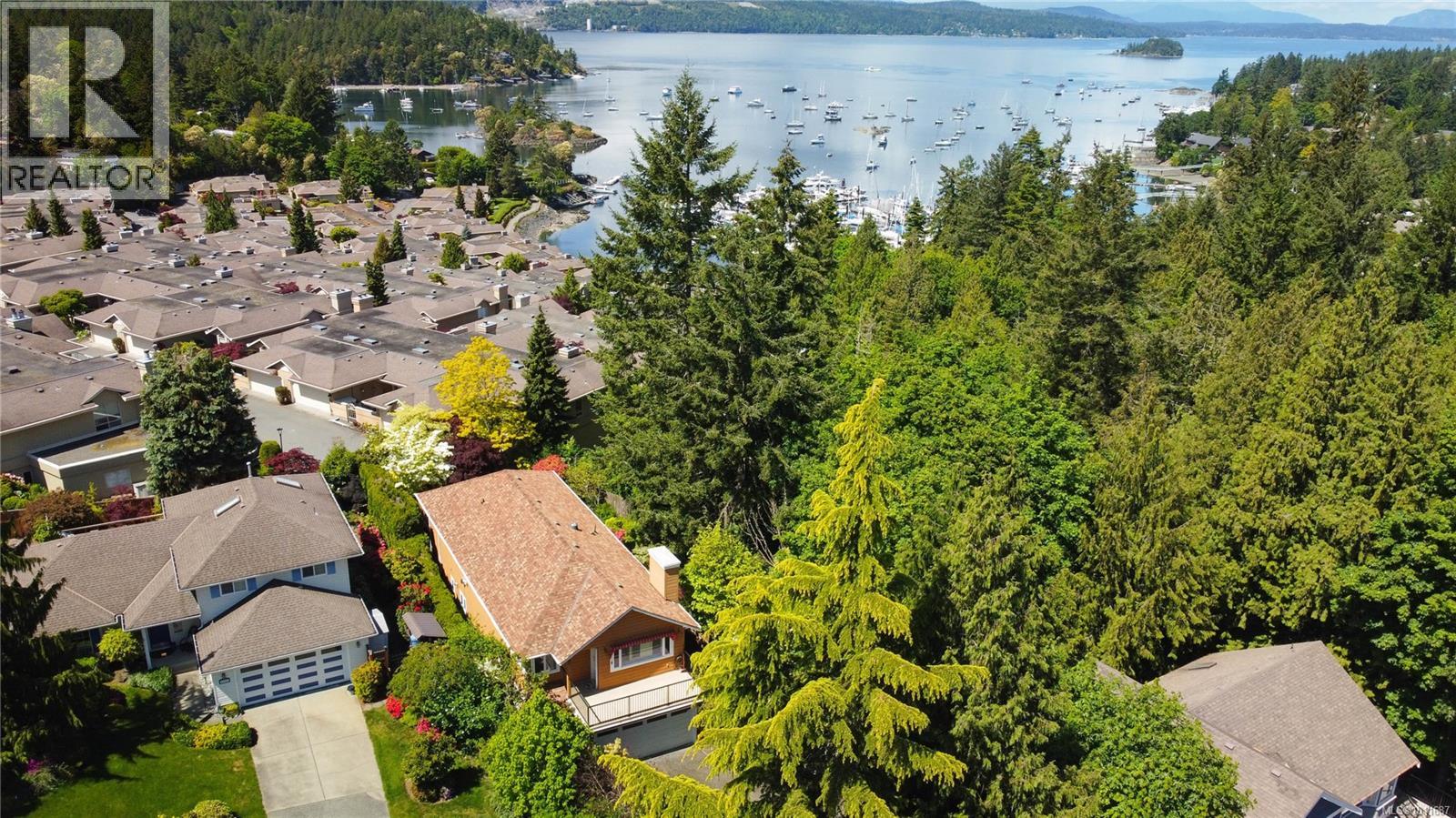 Photo 1 of 6912 Bayside Pl, Central Saanich BC