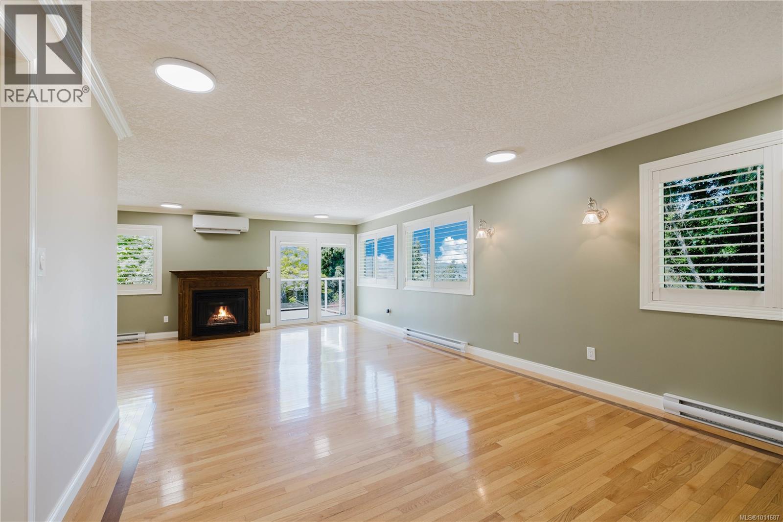 Photo 5 of 6912 Bayside Pl, Central Saanich BC