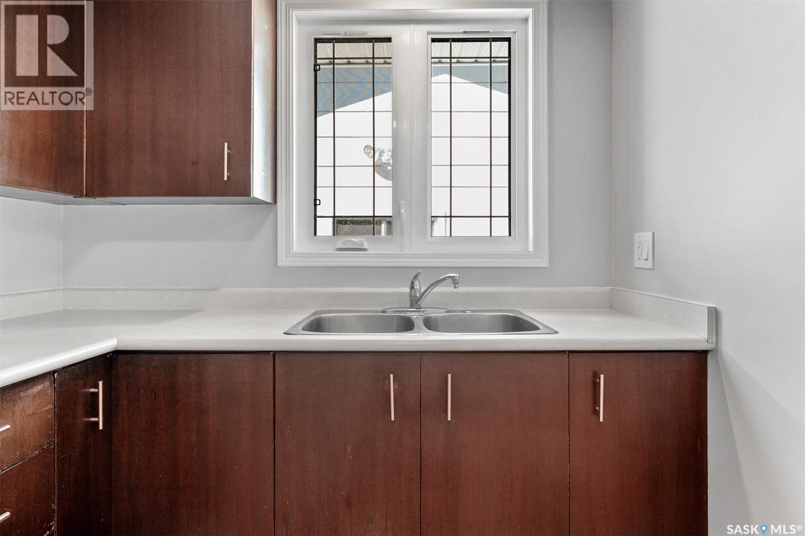 Photo 10 of 514 Mckercher Drive, Saskatoon SK
