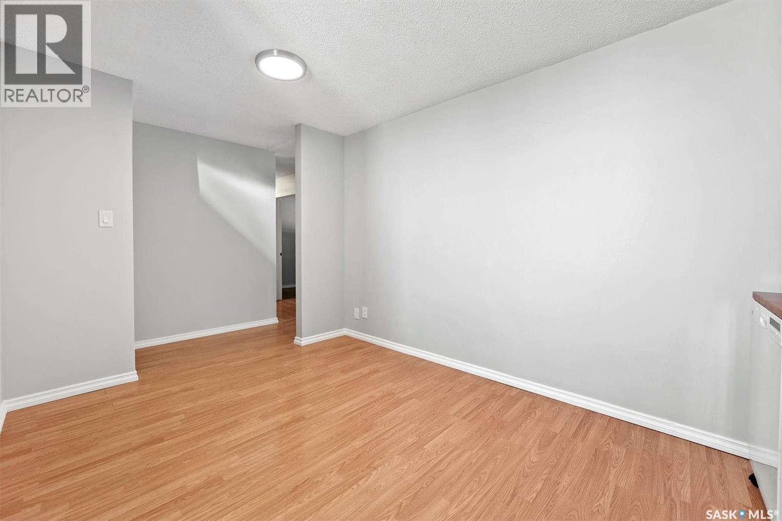 Photo 13 of 514 Mckercher Drive, Saskatoon SK