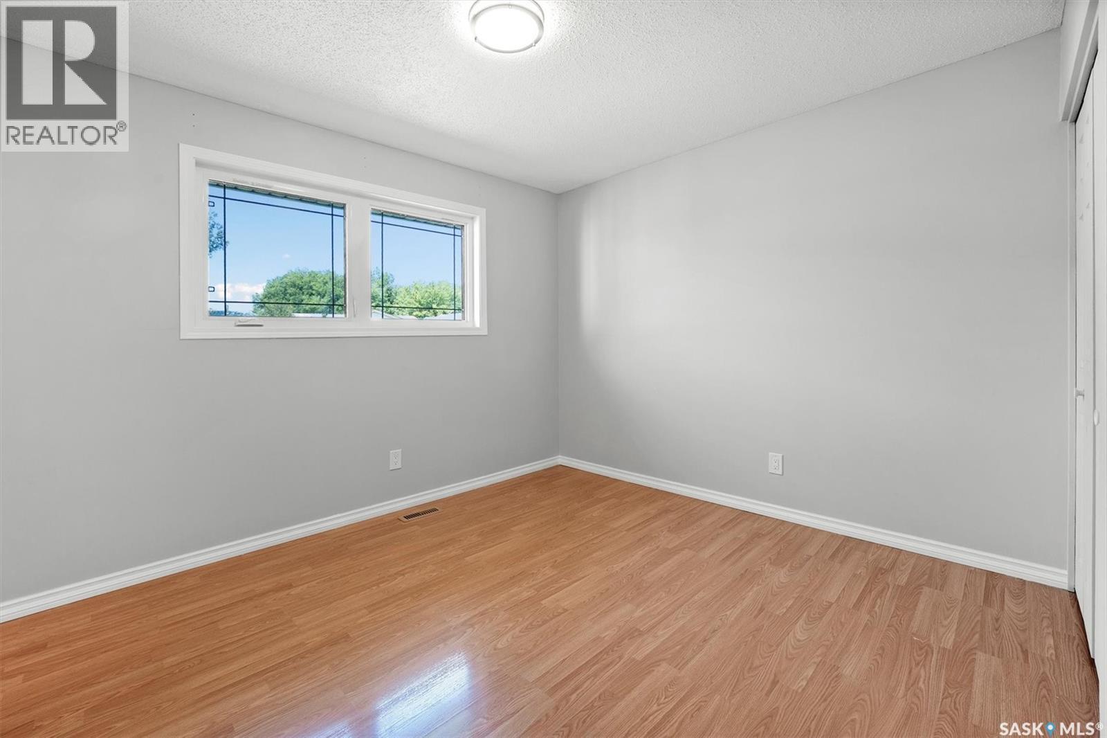 Photo 15 of 514 Mckercher Drive, Saskatoon SK