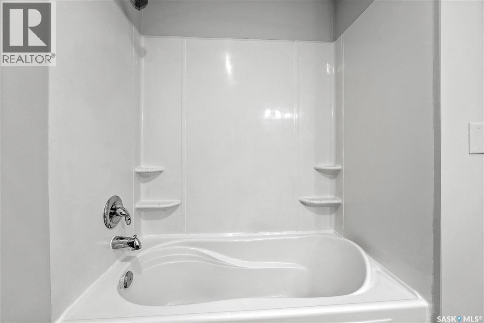 Photo 23 of 514 Mckercher Drive, Saskatoon SK