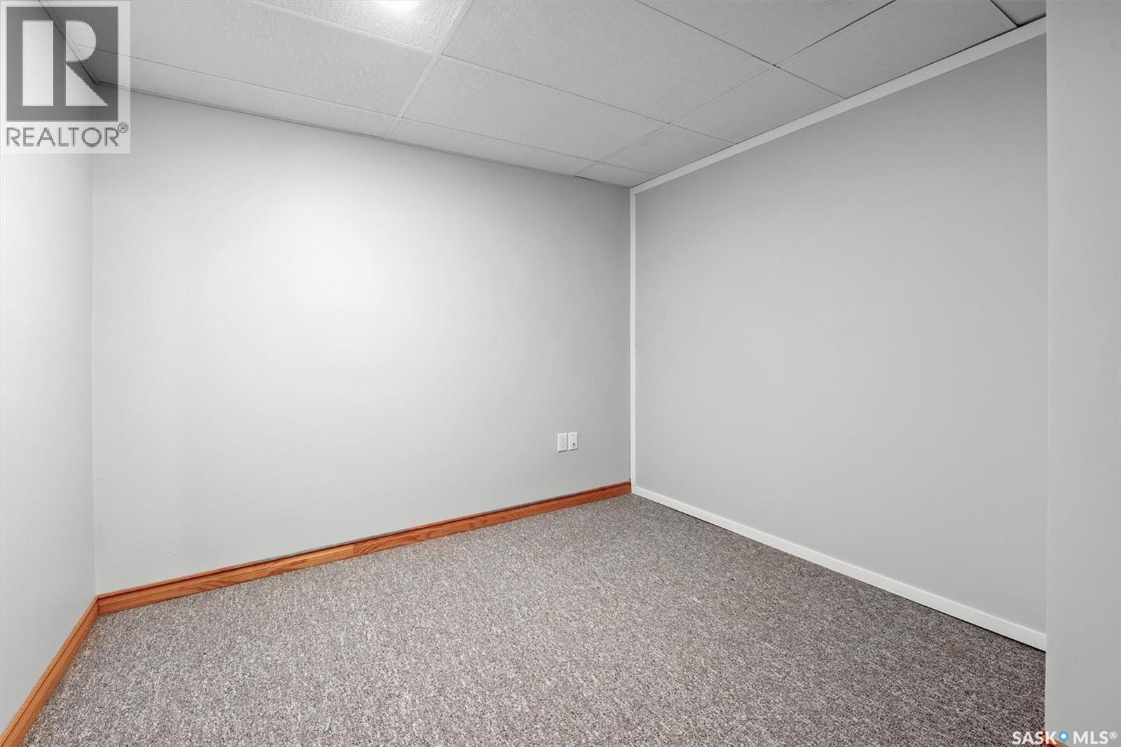 Photo 33 of 514 Mckercher Drive, Saskatoon SK
